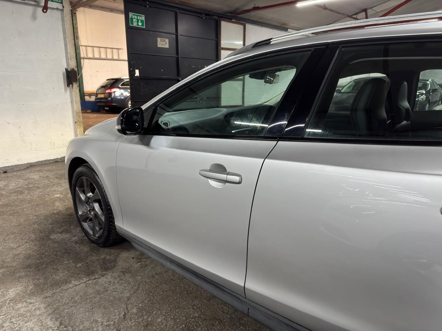 Used Volvo V40 2015 for sale - 78047691: Photo 34