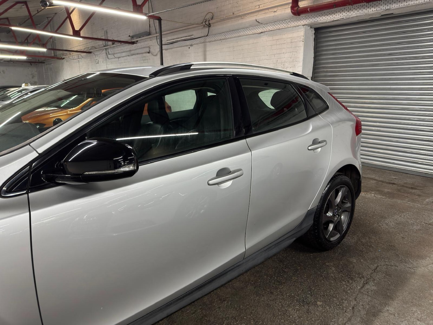 Used Volvo V40 2015 for sale - 78047691: Photo 42