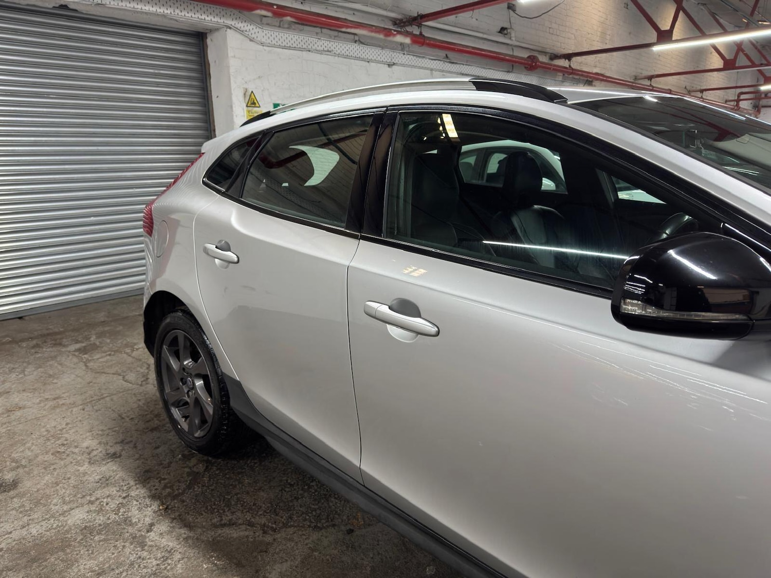 Used Volvo V40 2015 for sale - 78047691: Photo 8