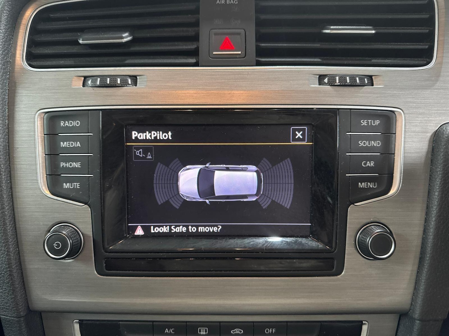 Used Volkswagen Golf 2015 for sale - 77993841: Photo 2