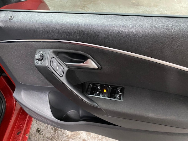 Used Volkswagen Polo 2015 for sale - 76239875: Photo 10