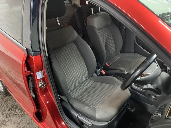 Used Volkswagen Polo 2015 for sale - 76239875: Photo 13