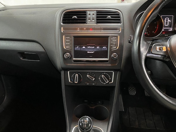 Used Volkswagen Polo 2015 for sale - 76239875: Photo 17