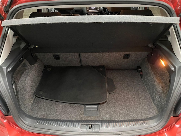 Used Volkswagen Polo 2015 for sale - 76239875: Photo 33