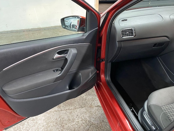Used Volkswagen Polo 2015 for sale - 76239875: Photo 38