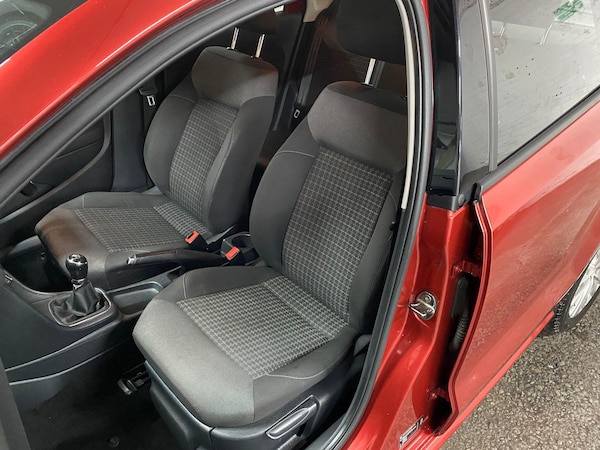 Used Volkswagen Polo 2015 for sale - 76239875: Photo 40