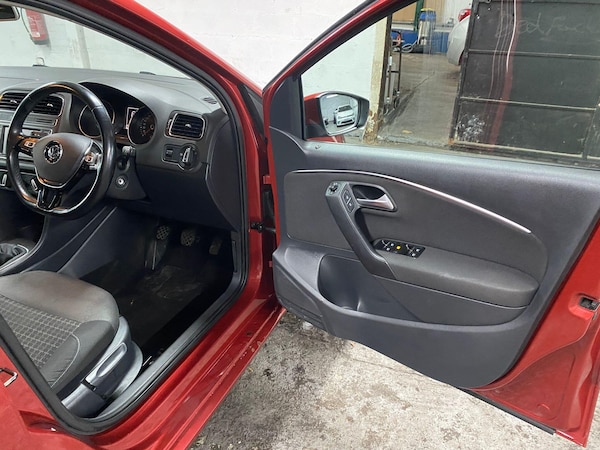 Used Volkswagen Polo 2015 for sale - 76239875: Photo 5