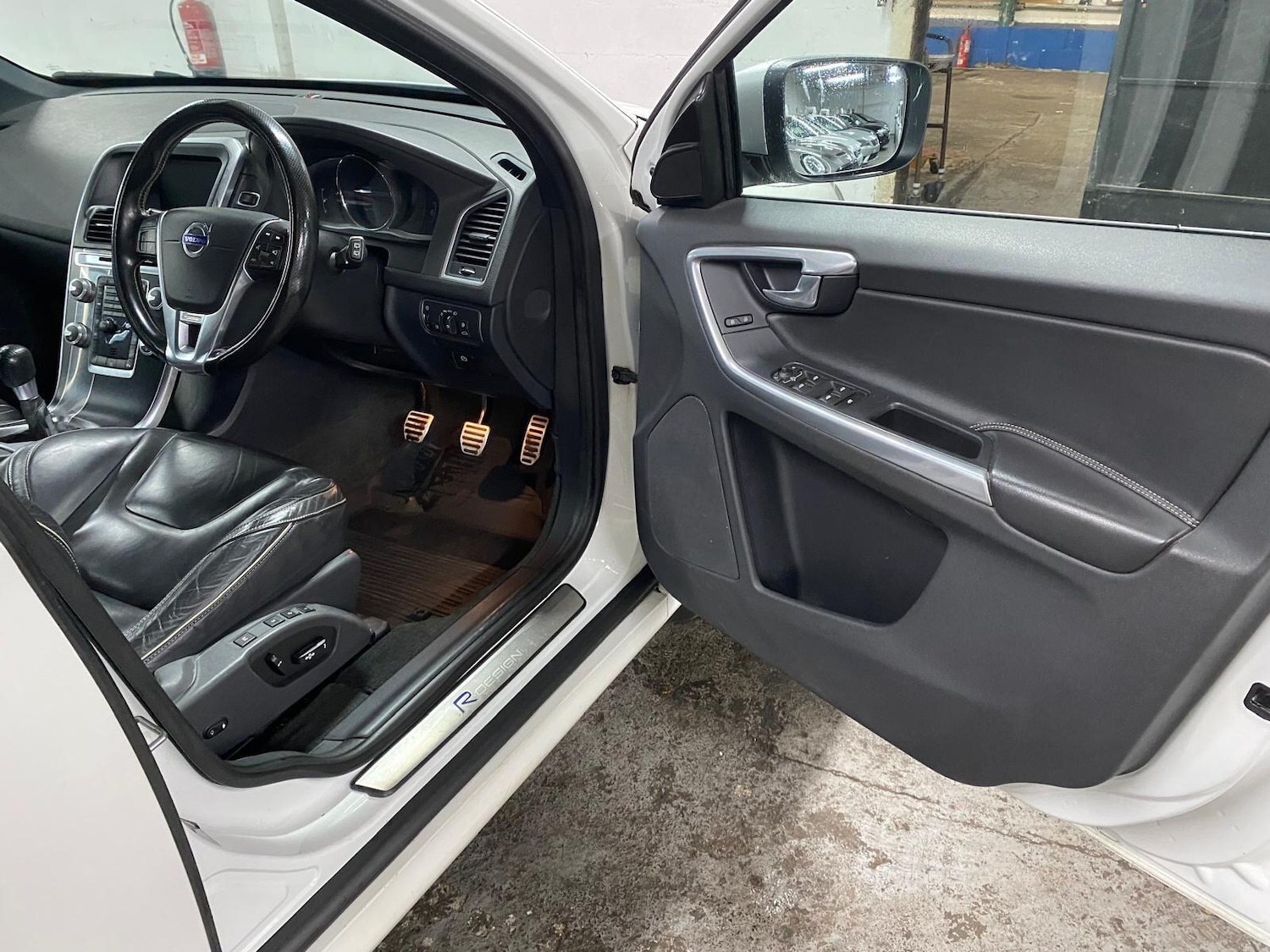 Used Volvo XC60 2016 for sale - 76227952: Photo 11