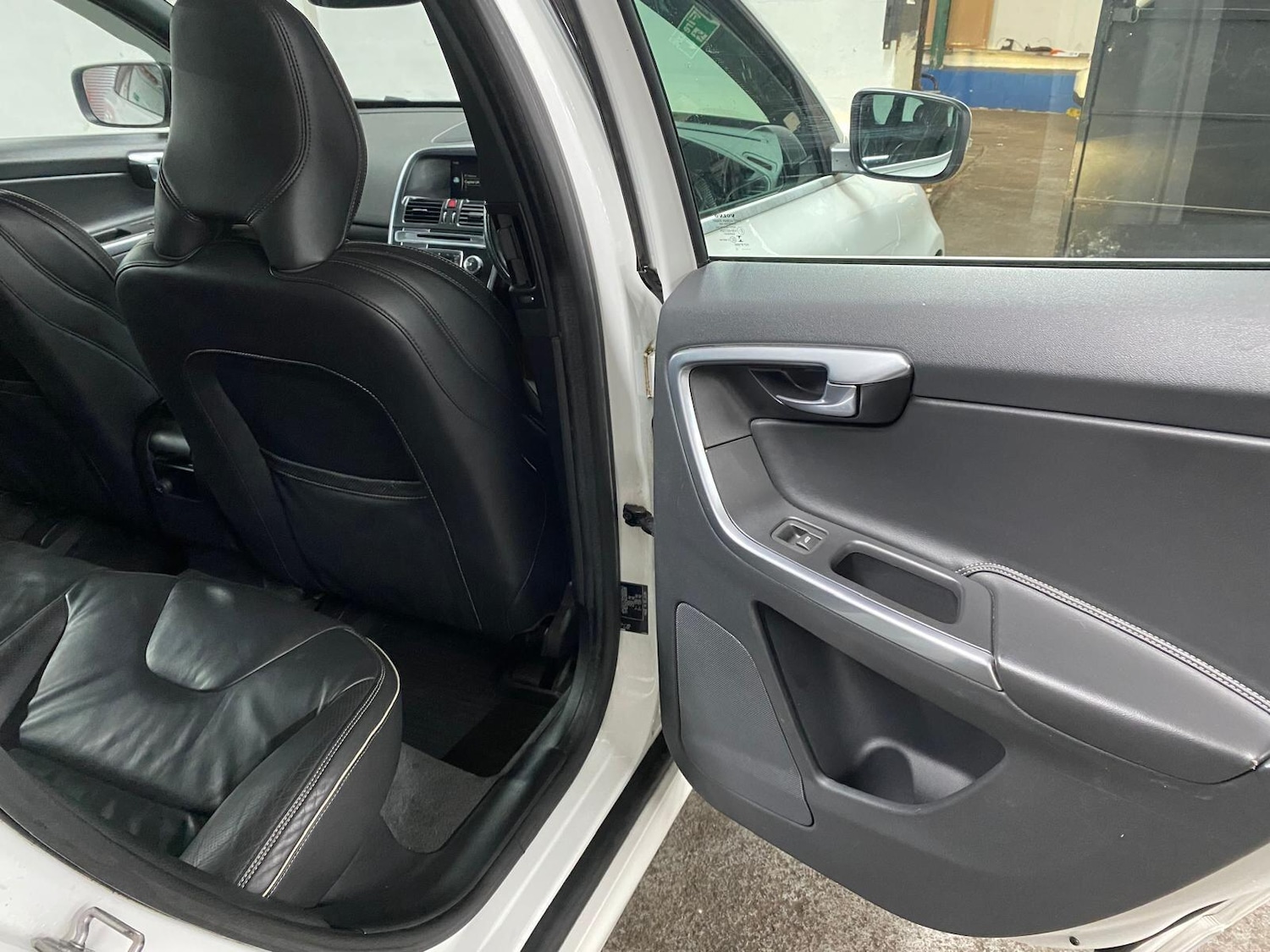 Used Volvo XC60 2016 for sale - 76227952: Photo 25