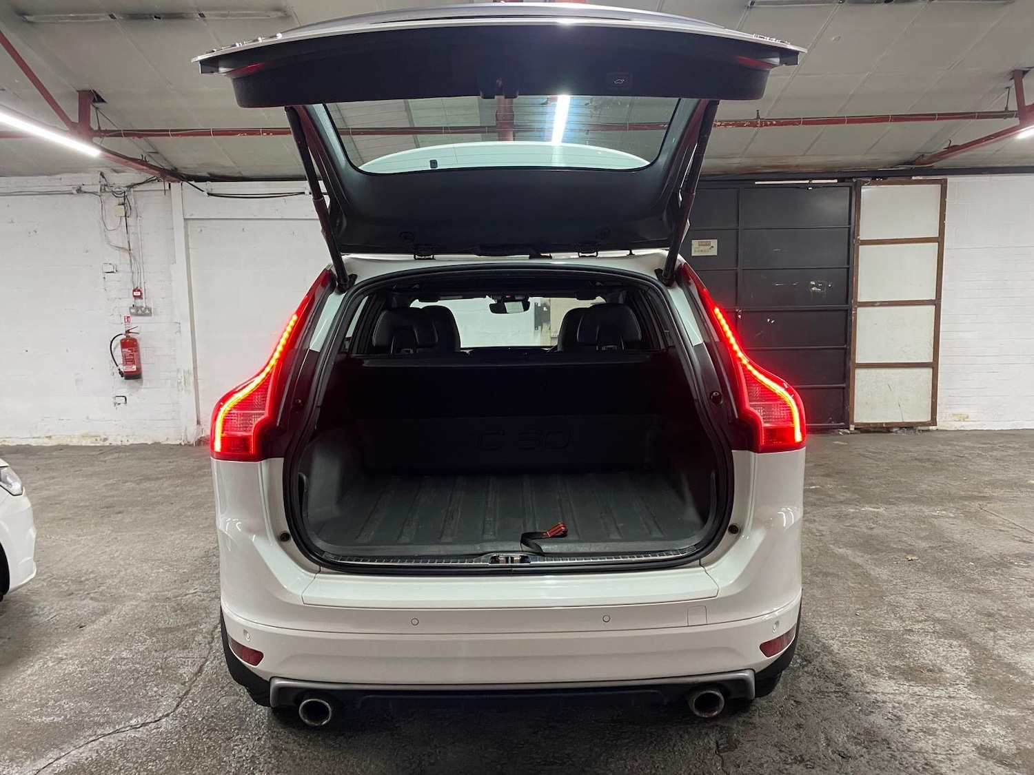 Used Volvo XC60 2016 for sale - 76227952: Photo 34