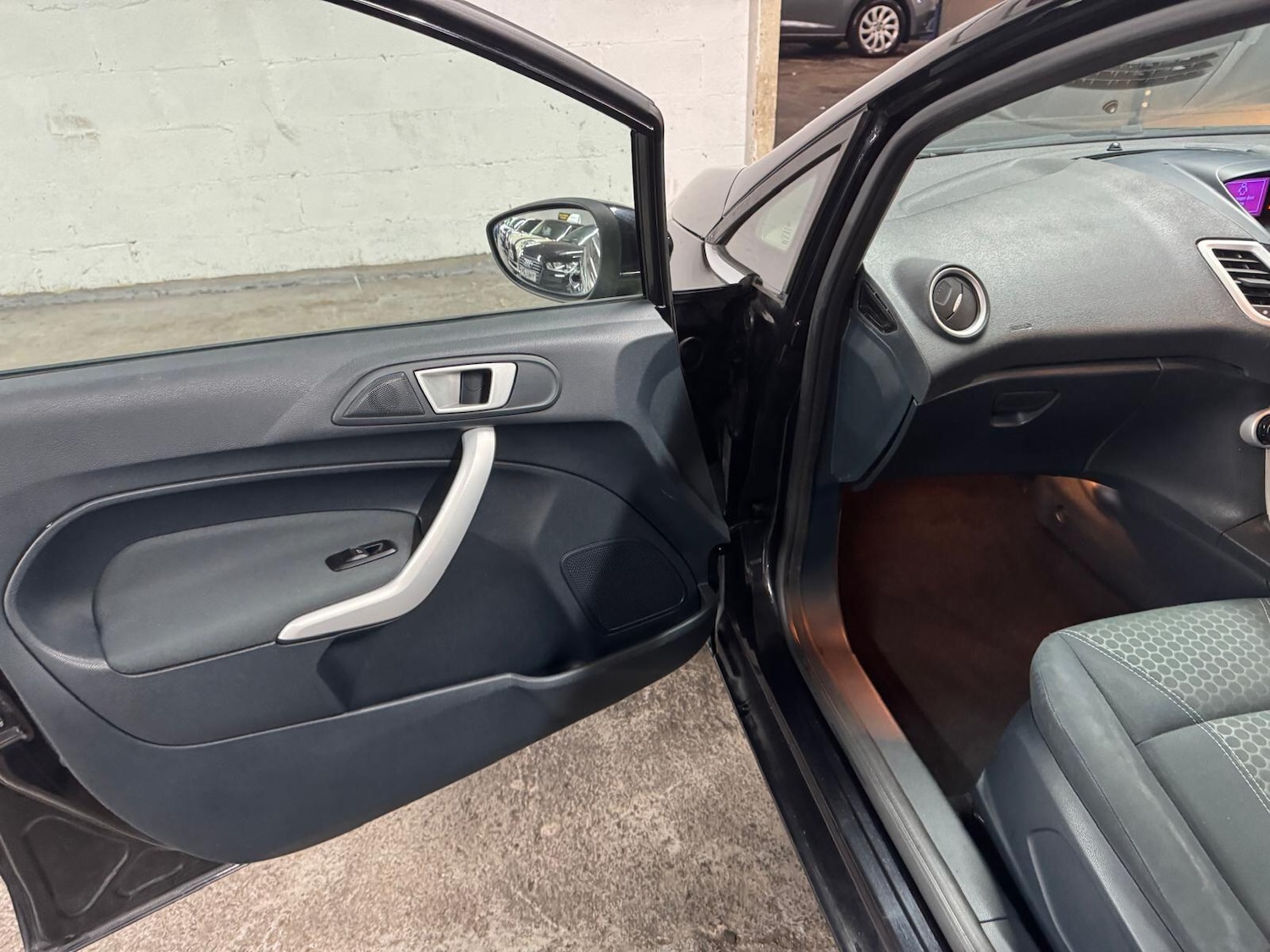 Used Ford Fiesta 2011 for sale - 77386852: Photo 17