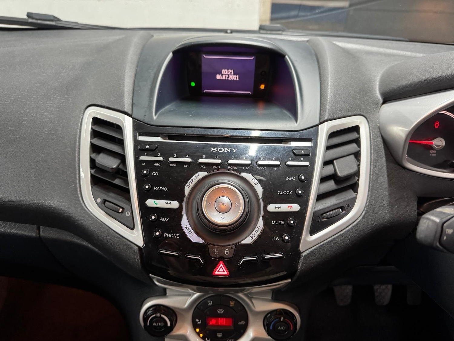 Used Ford Fiesta 2011 for sale - 77386852: Photo 38