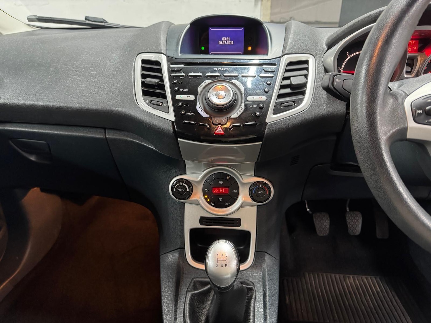 Used Ford Fiesta 2011 for sale - 77386852: Photo 39