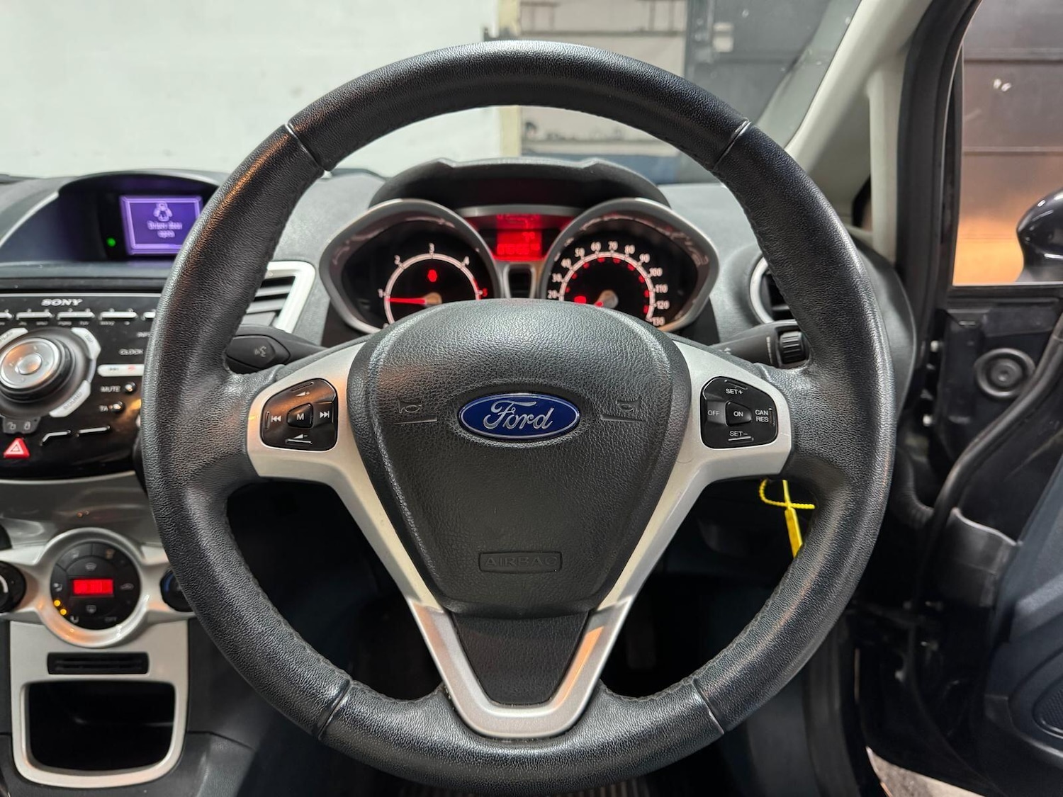 Used Ford Fiesta 2011 for sale - 77386852: Photo 40