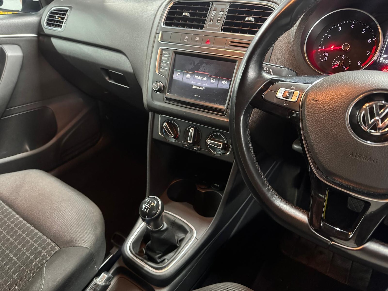 Used Volkswagen Polo 2015 for sale - 77016146: Photo 27