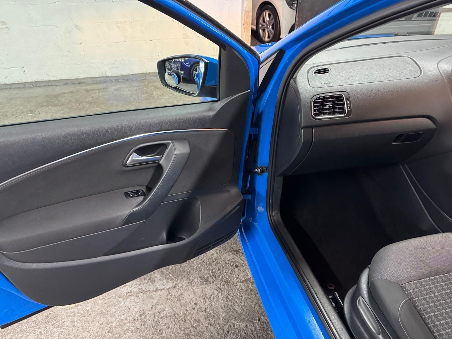 Used Volkswagen Polo 2015 for sale - 77016146: Photo 45