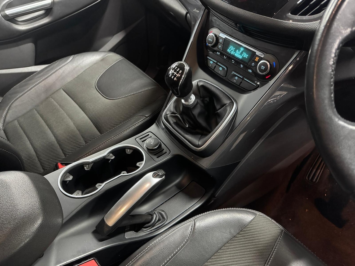 Used Ford Kuga 2015 for sale - 77254600: Photo 38