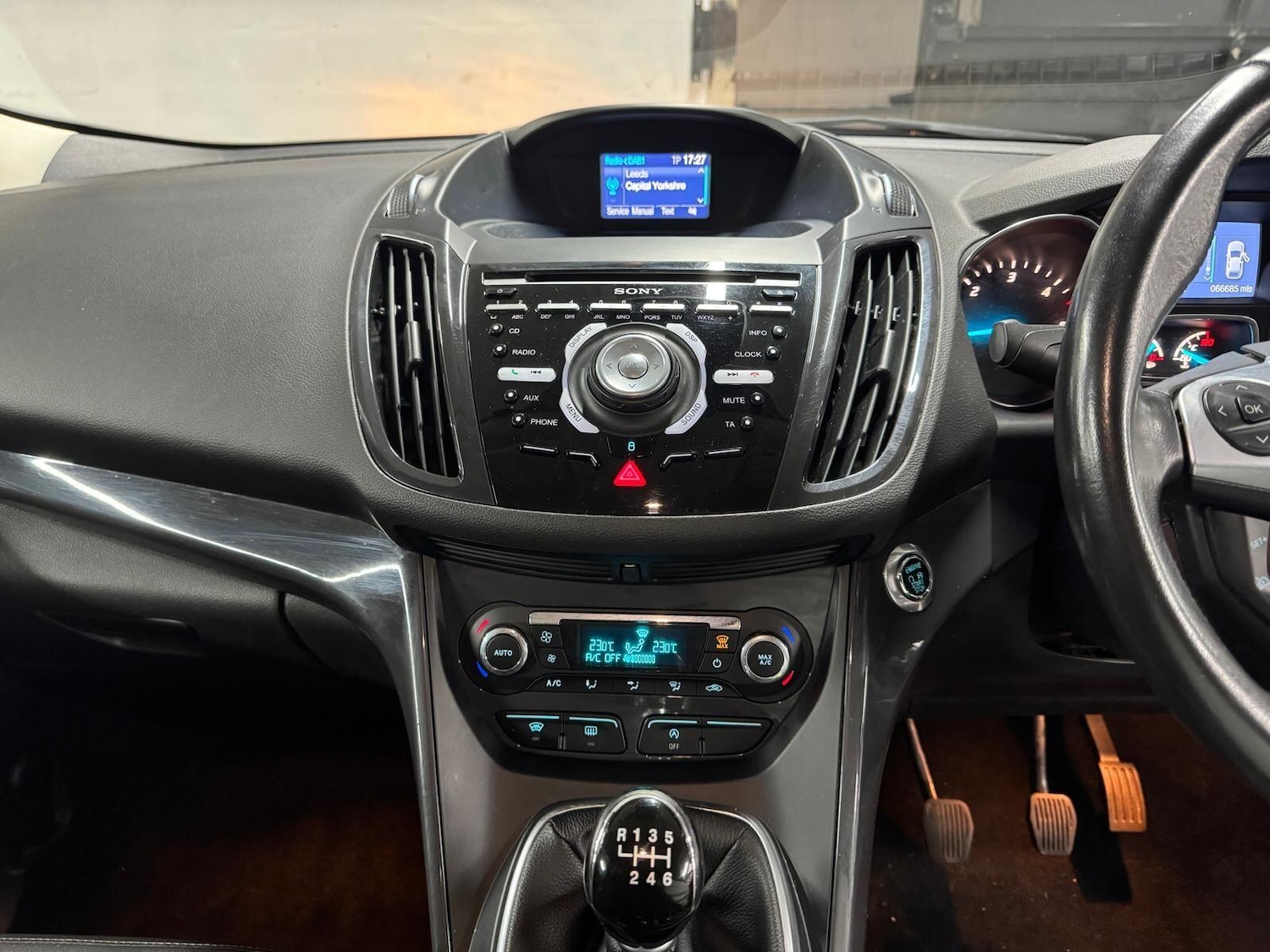 Used Ford Kuga 2015 for sale - 77254600: Photo 42