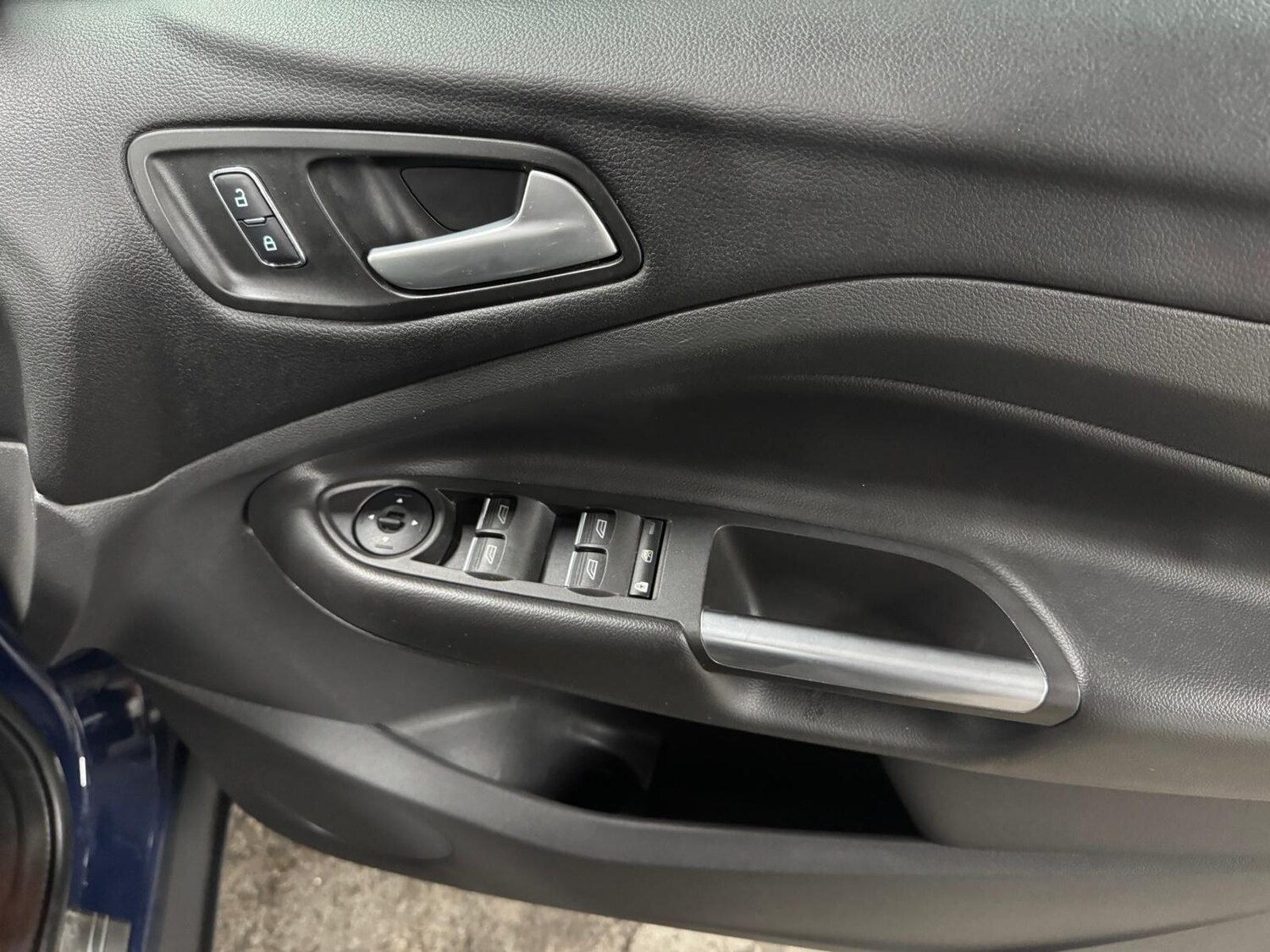 Used Ford Kuga 2015 for sale - 77254600: Photo 48