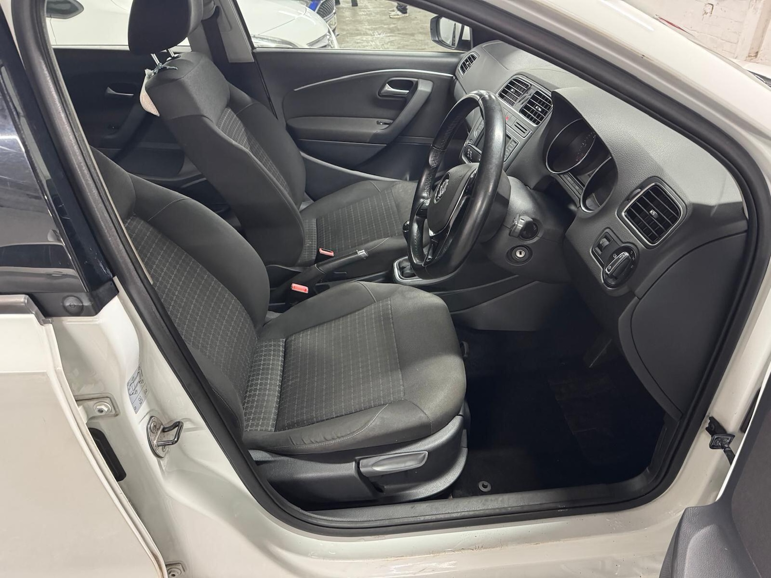 Used Volkswagen Polo 2015 for sale - 76936369: Photo 11