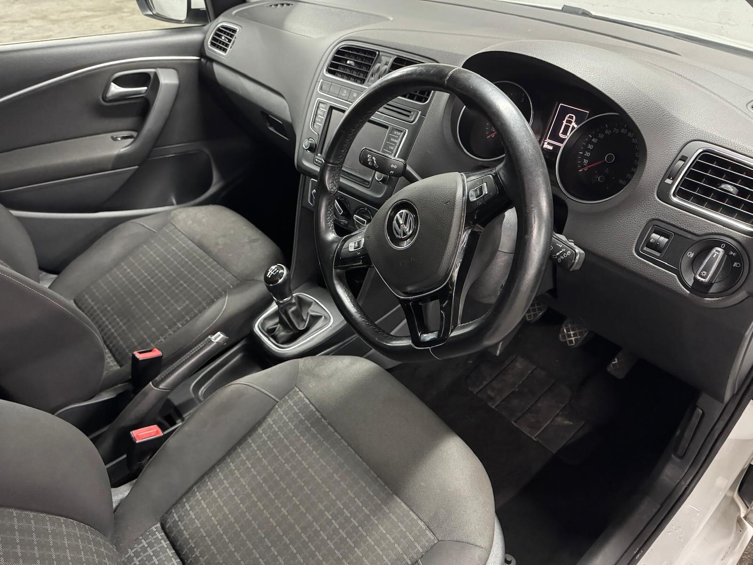 Used Volkswagen Polo 2015 for sale - 76936369: Photo 13