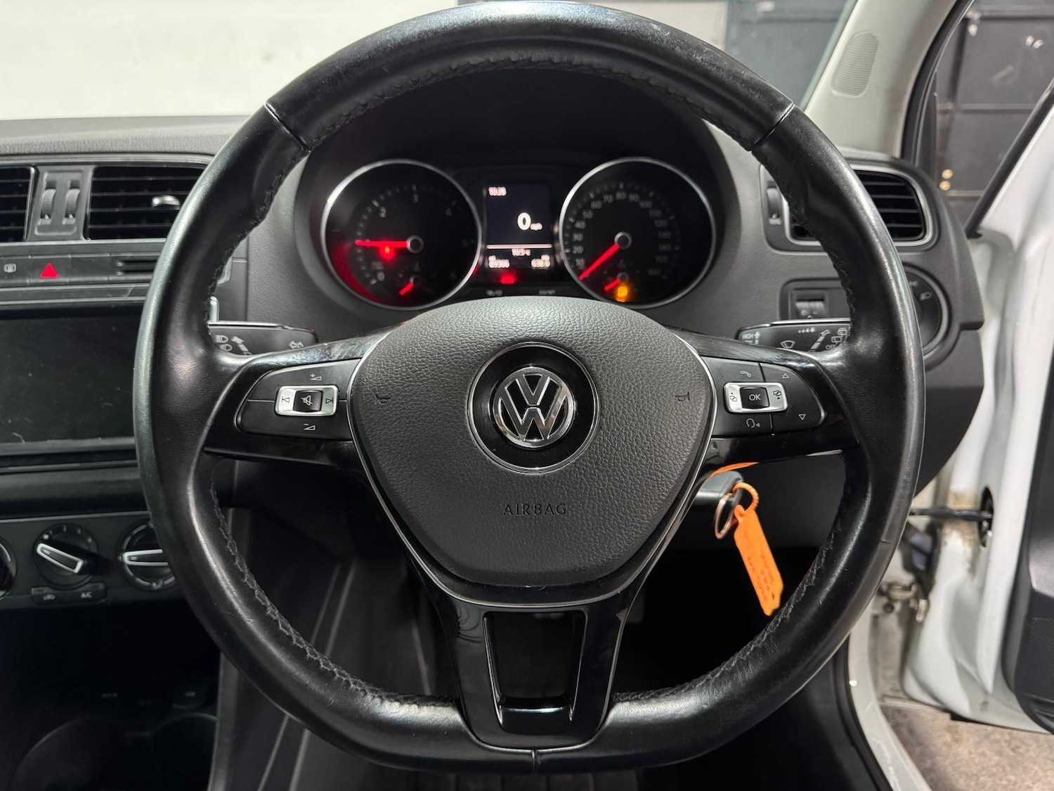 Used Volkswagen Polo 2015 for sale - 76936369: Photo 14