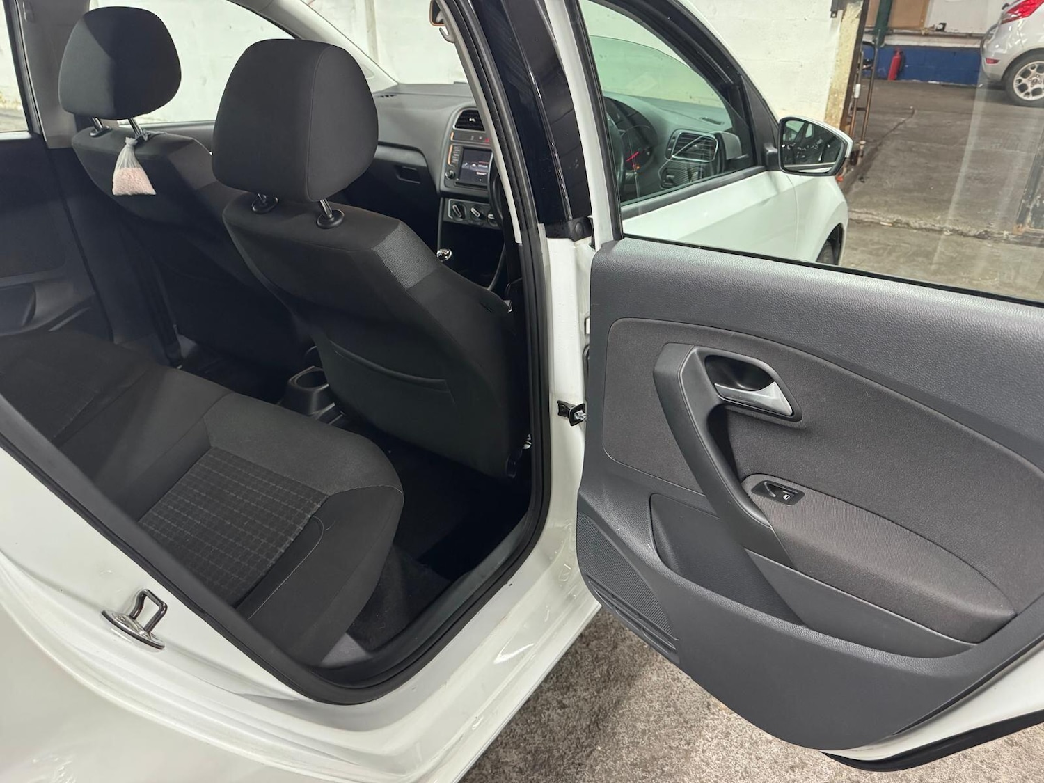 Used Volkswagen Polo 2015 for sale - 76936369: Photo 18