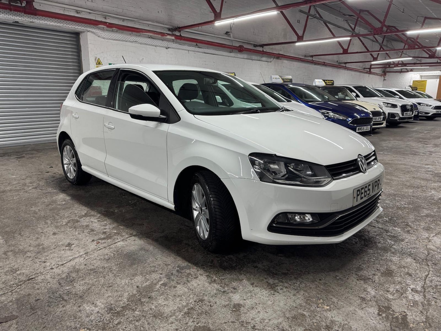 Used Volkswagen Polo 2015 for sale - 76936369: Photo 2