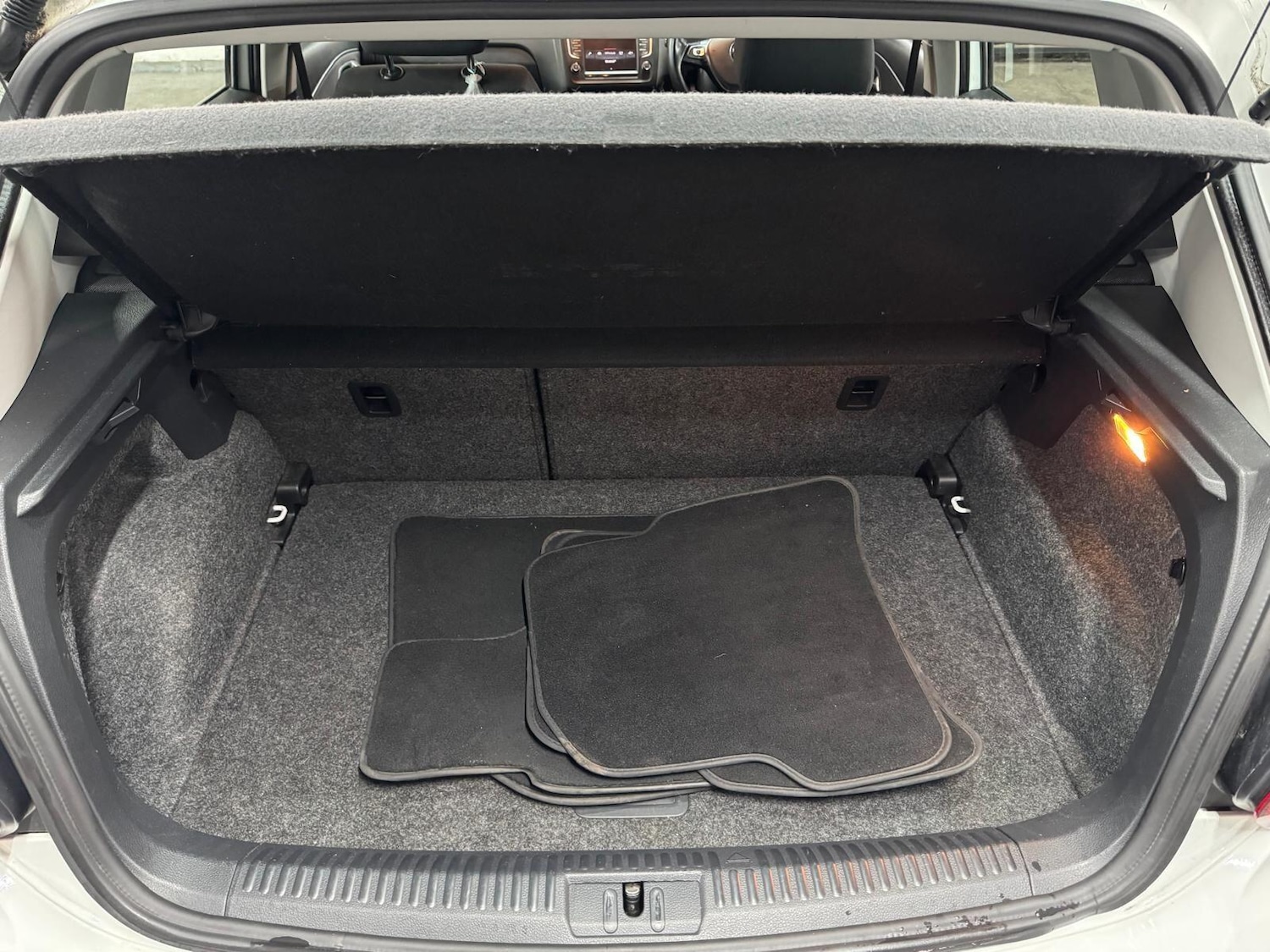 Used Volkswagen Polo 2015 for sale - 76936369: Photo 26