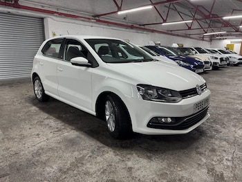 Used Volkswagen Polo 2015 for sale - 76936369: Photo