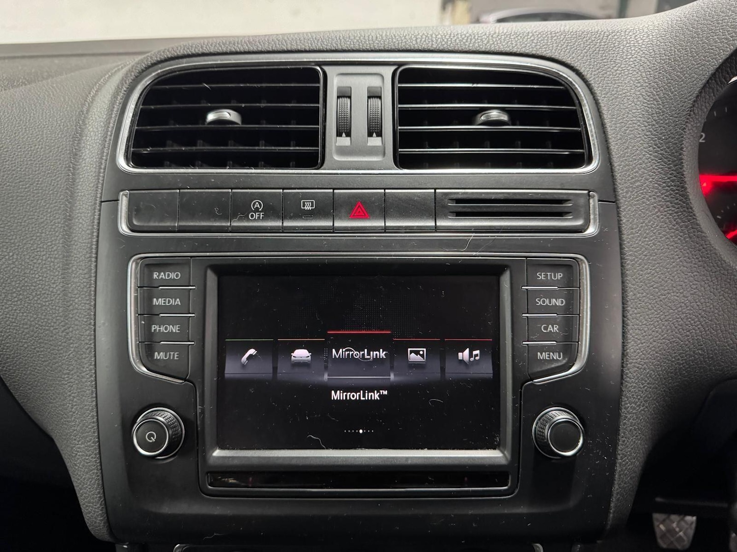 Used Volkswagen Polo 2015 for sale - 76936369: Photo 3