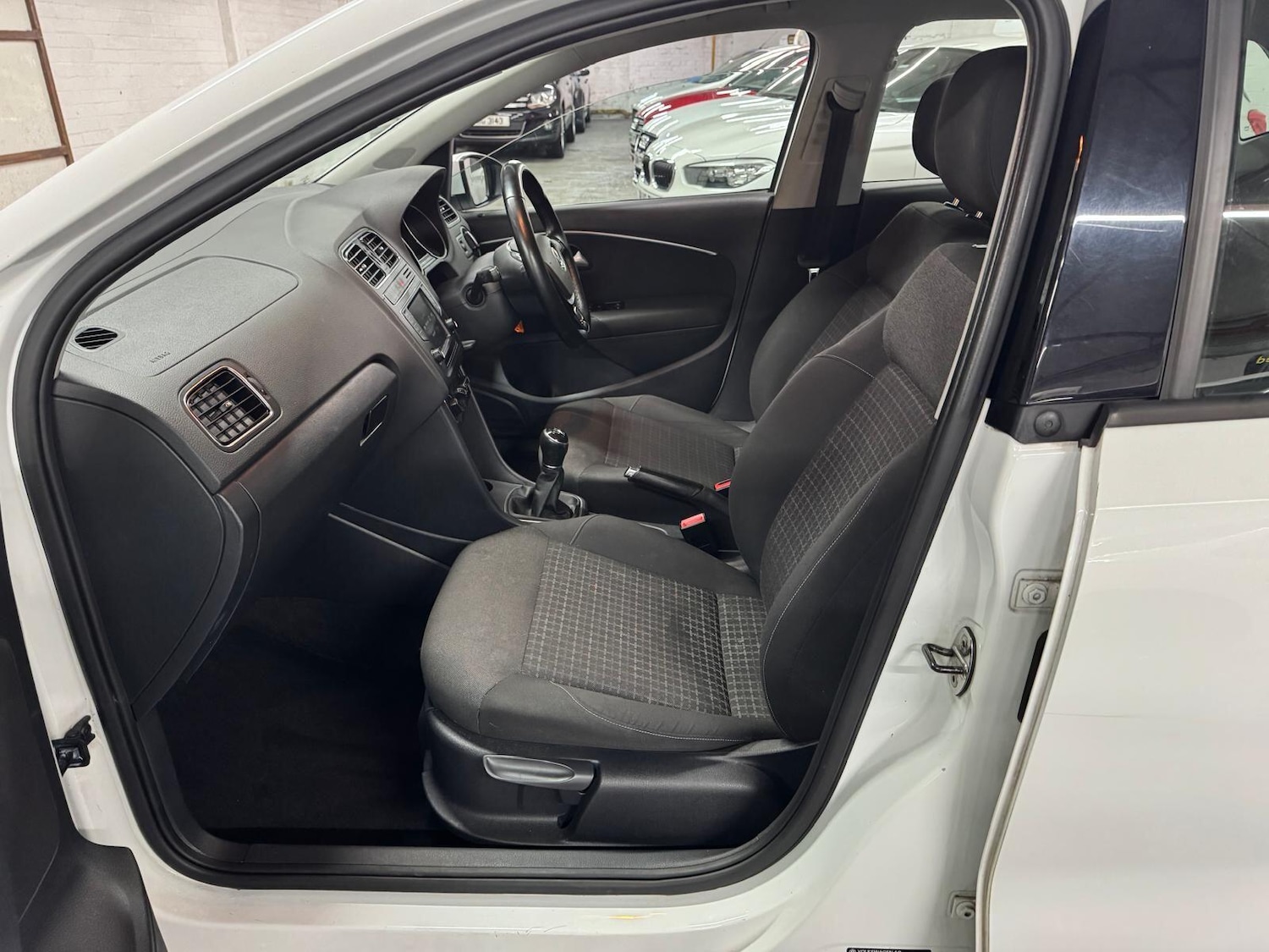 Used Volkswagen Polo 2015 for sale - 76936369: Photo 34