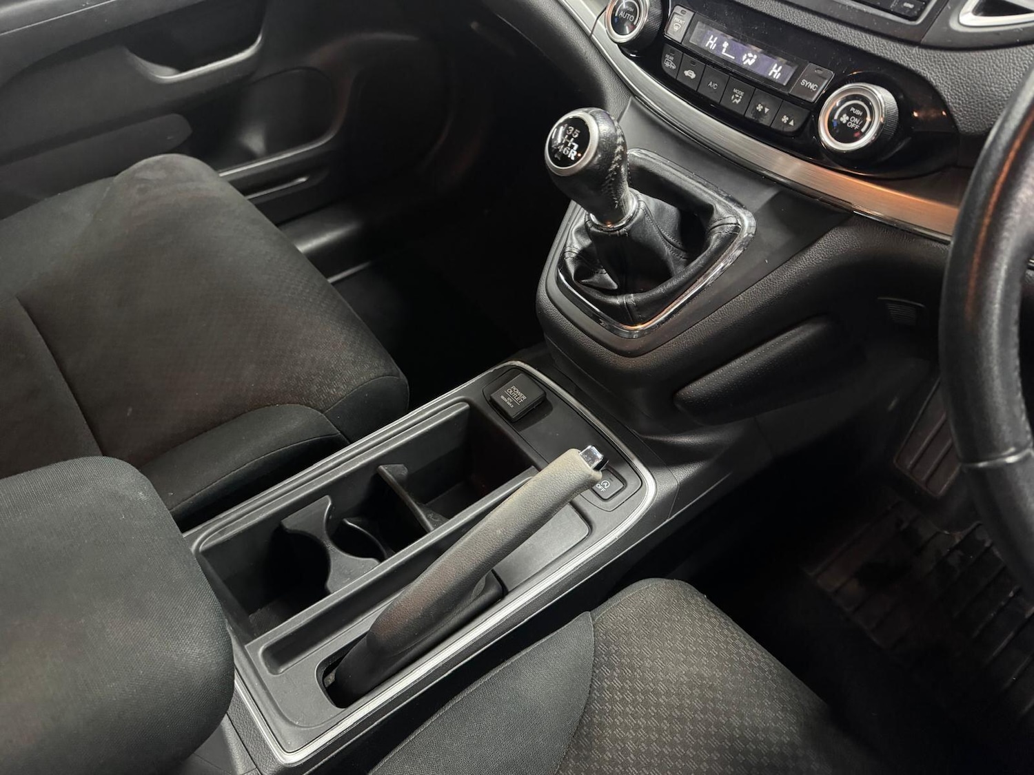 Used Honda CR-V 2015 for sale - 77386732: Photo 40