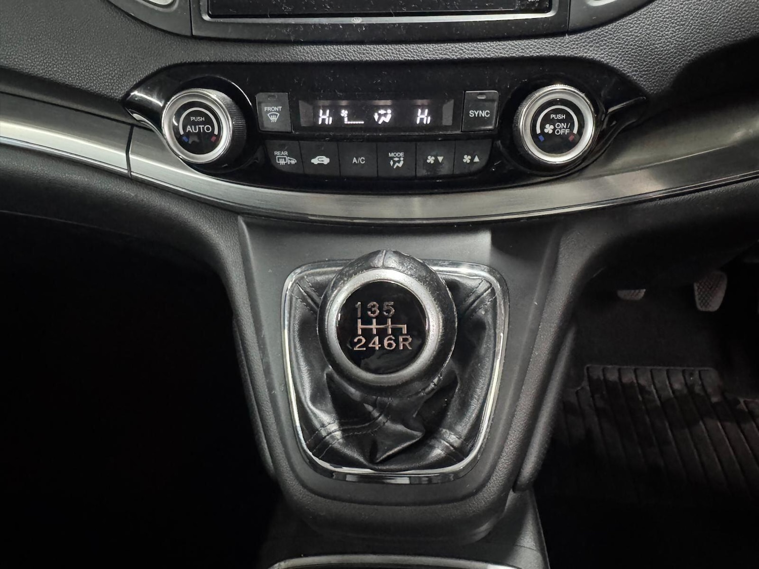 Used Honda CR-V 2015 for sale - 77386732: Photo 41