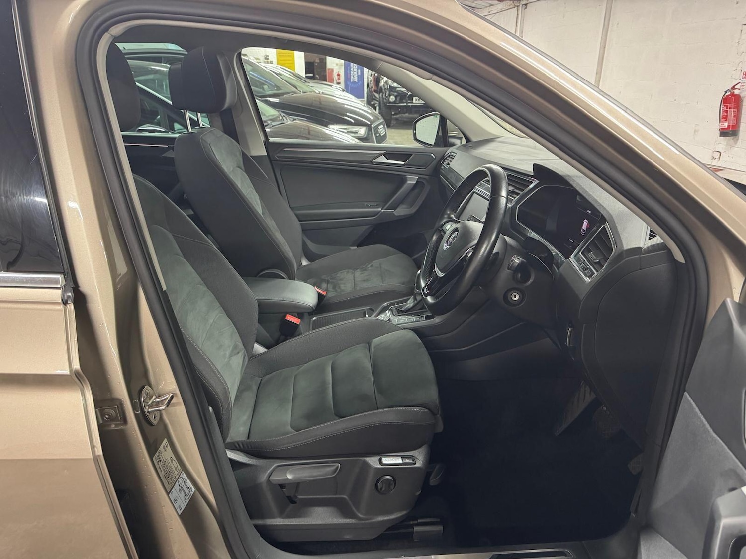 Used Volkswagen Tiguan for sale - 78135543: Photo 15