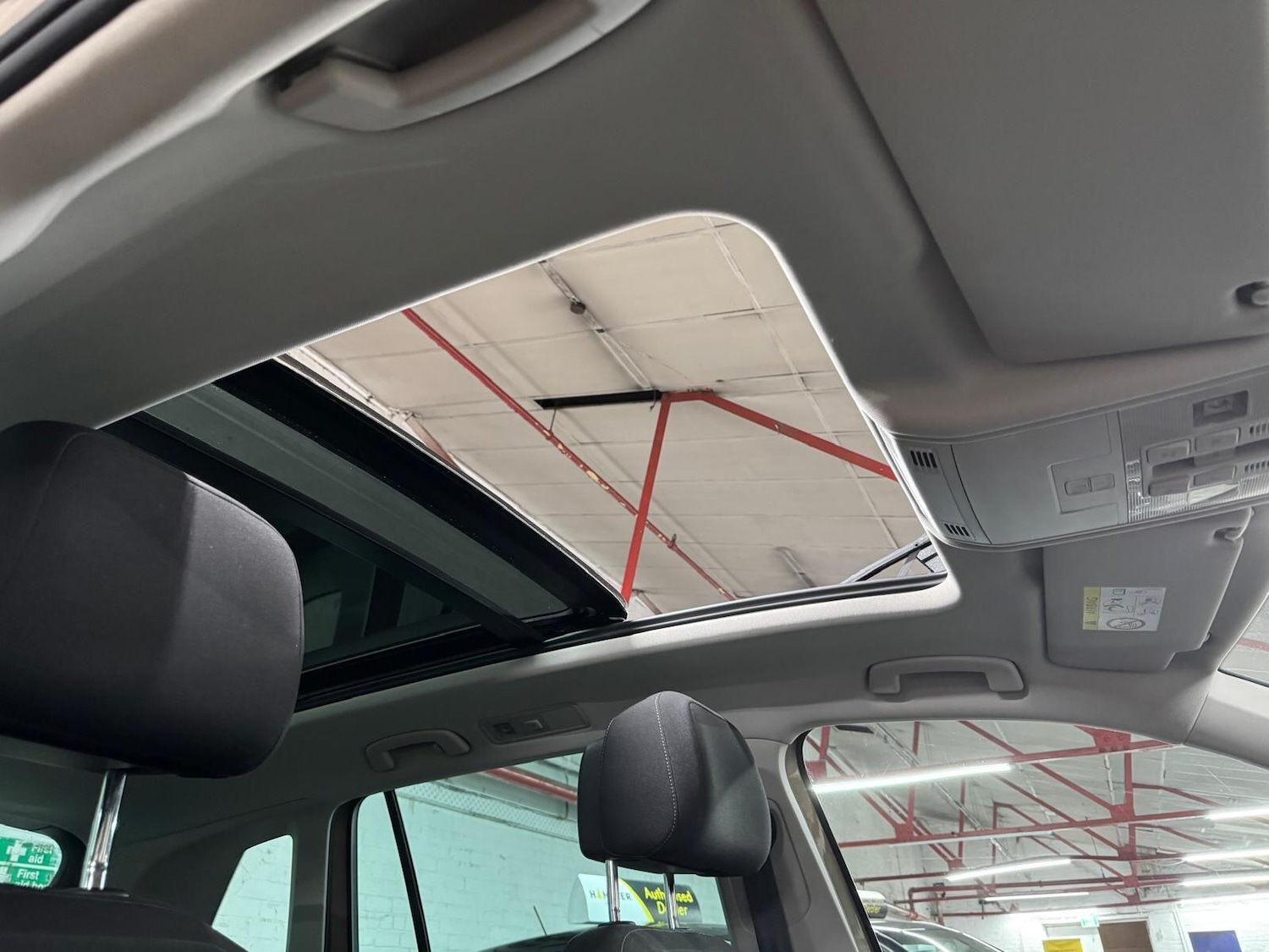 Used Volkswagen Tiguan for sale - 78135543: Photo 2