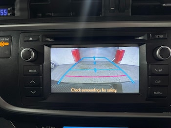 Used Toyota Auris 2015 for sale - 76084030: Photo 2