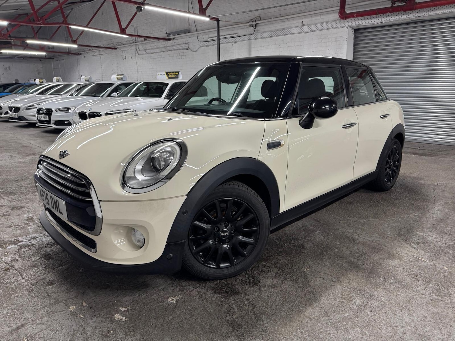 Used MINI Hatch 2015 for sale - 76801228: Photo 1