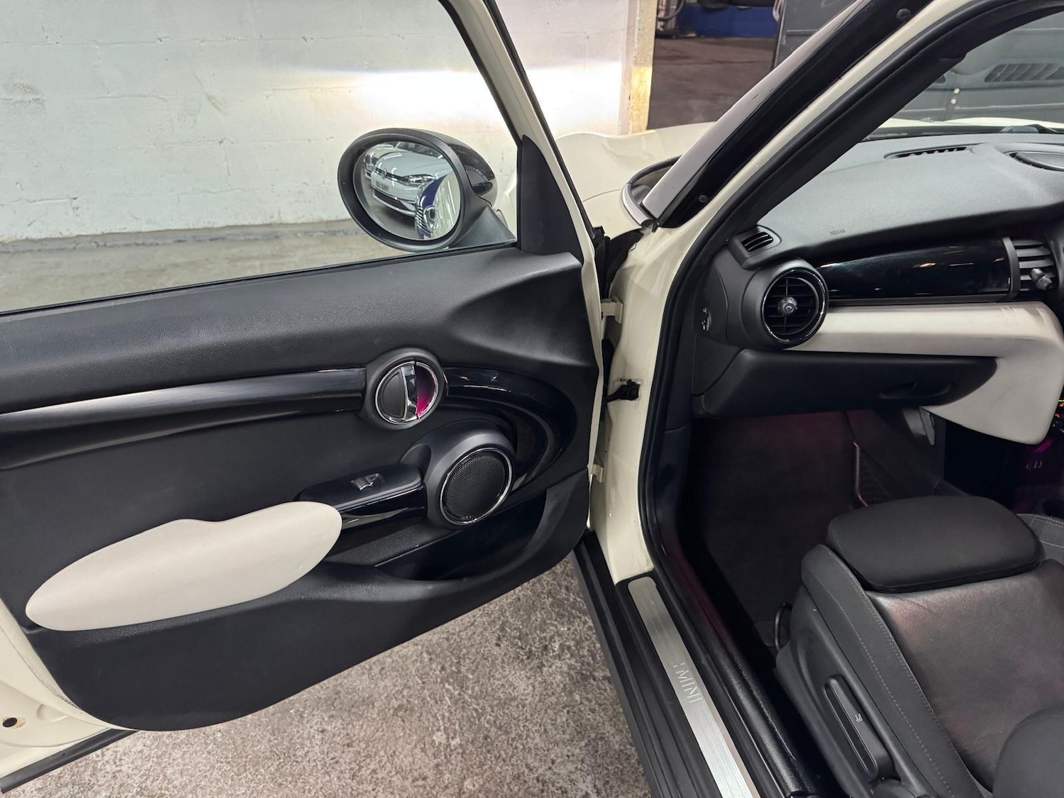 Used MINI Hatch 2015 for sale - 76801228: Photo 11