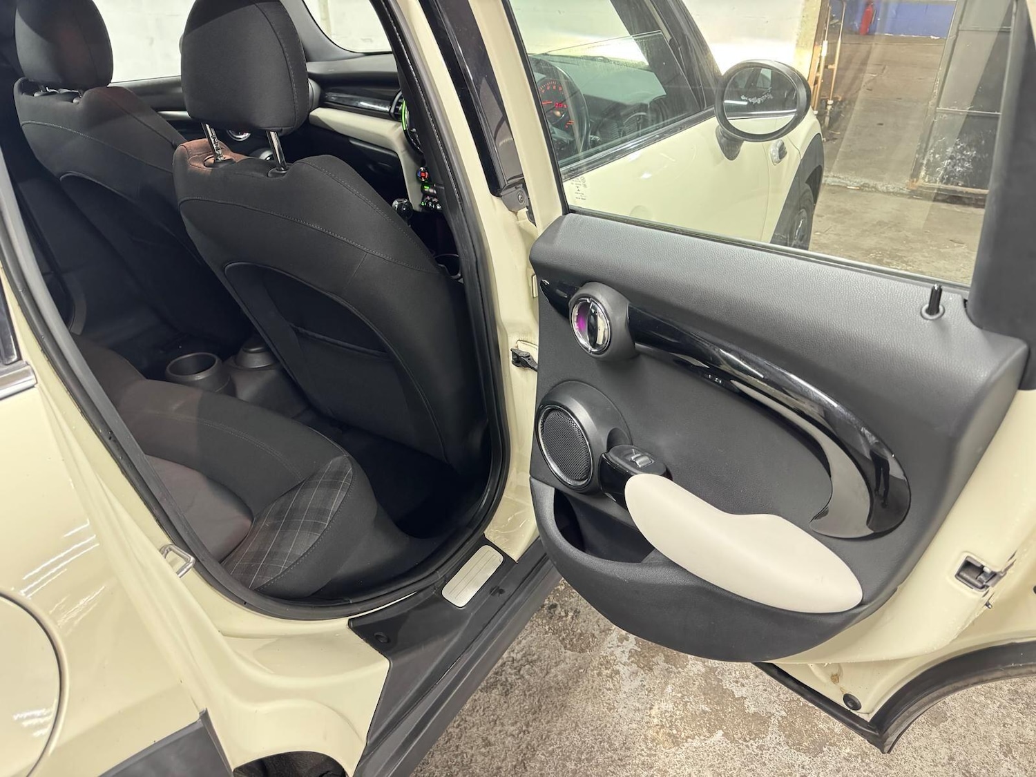 Used MINI Hatch 2015 for sale - 76801228: Photo 17