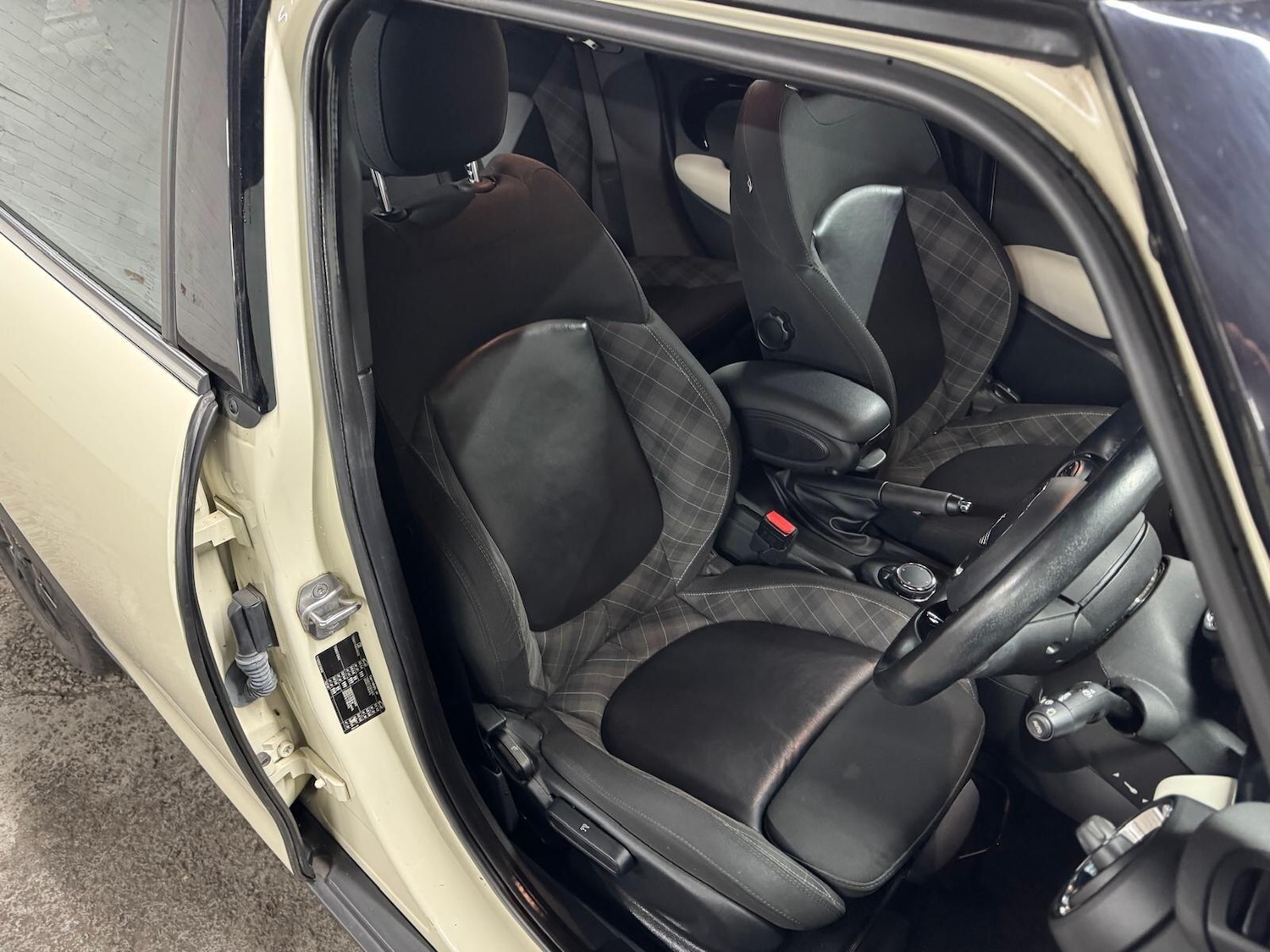 Used MINI Hatch 2015 for sale - 76801228: Photo 18