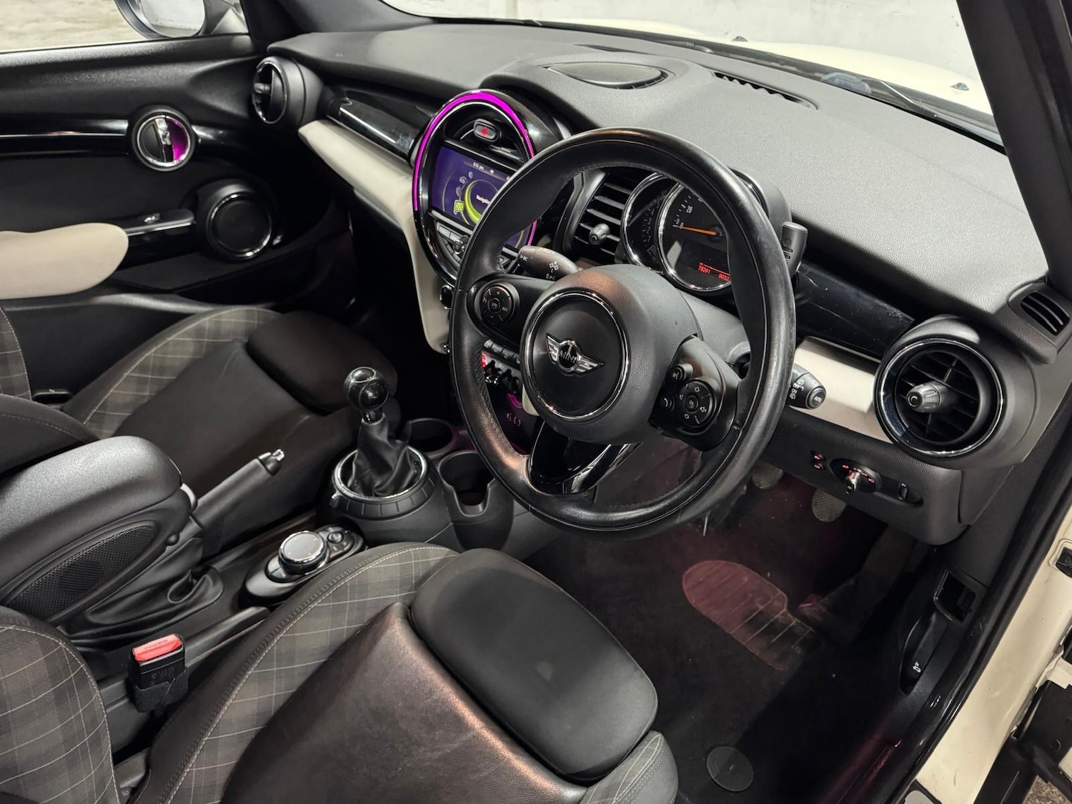 Used MINI Hatch 2015 for sale - 76801228: Photo 24