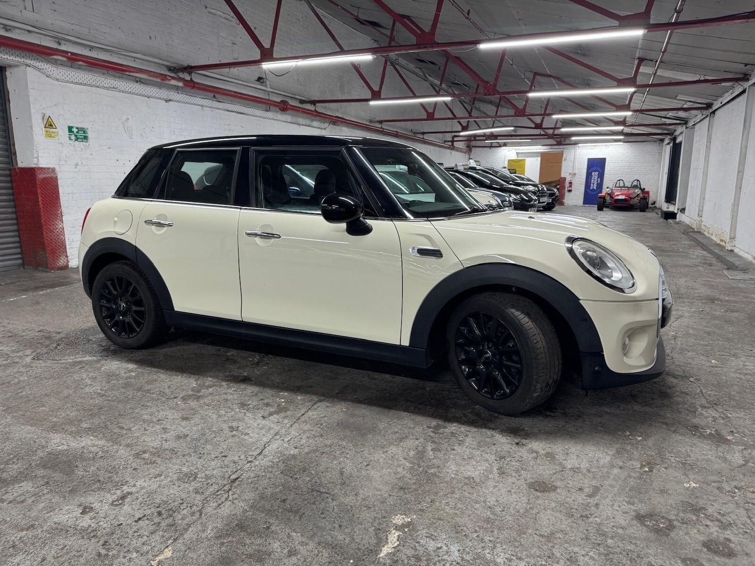 Used MINI Hatch 2015 for sale - 76801228: Photo 29