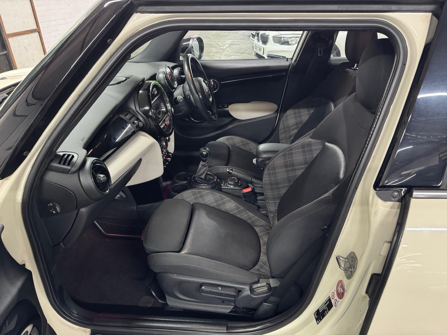 Used MINI Hatch 2015 for sale - 76801228: Photo 49