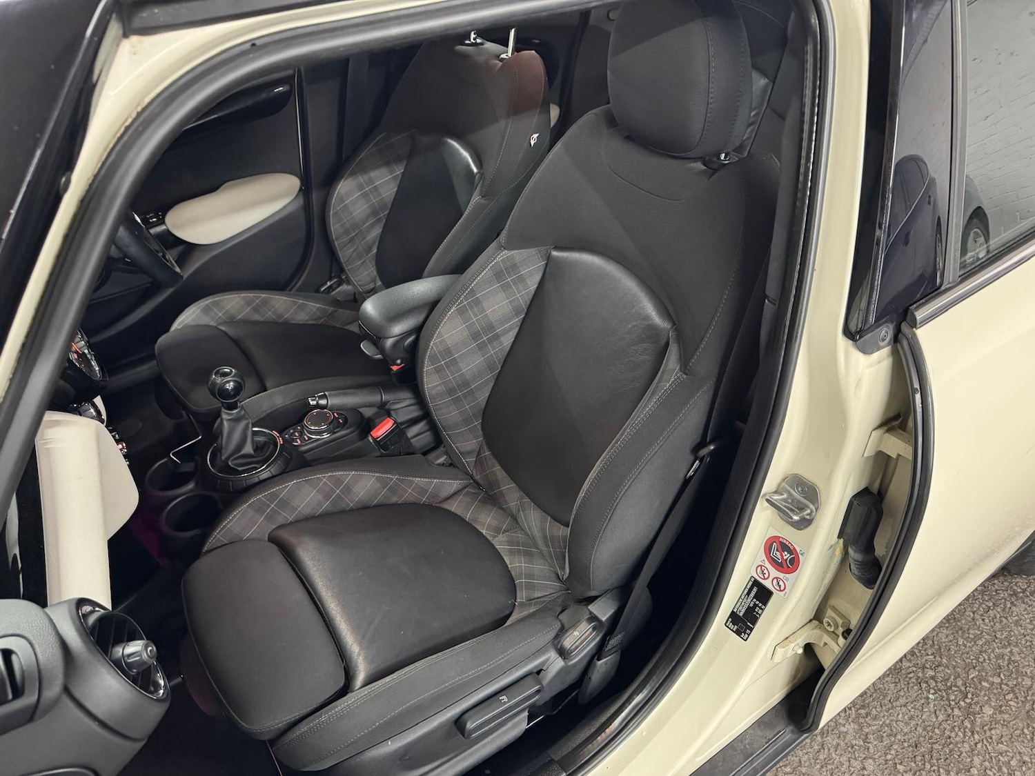 Used MINI Hatch 2015 for sale - 76801228: Photo 54