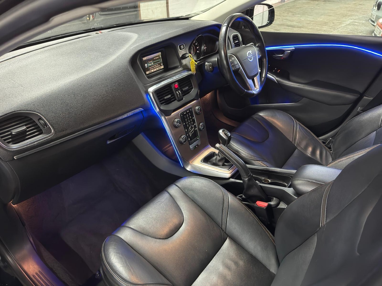 Used Volvo V40 Cross Country 2014 for sale - 78006546: Photo 2