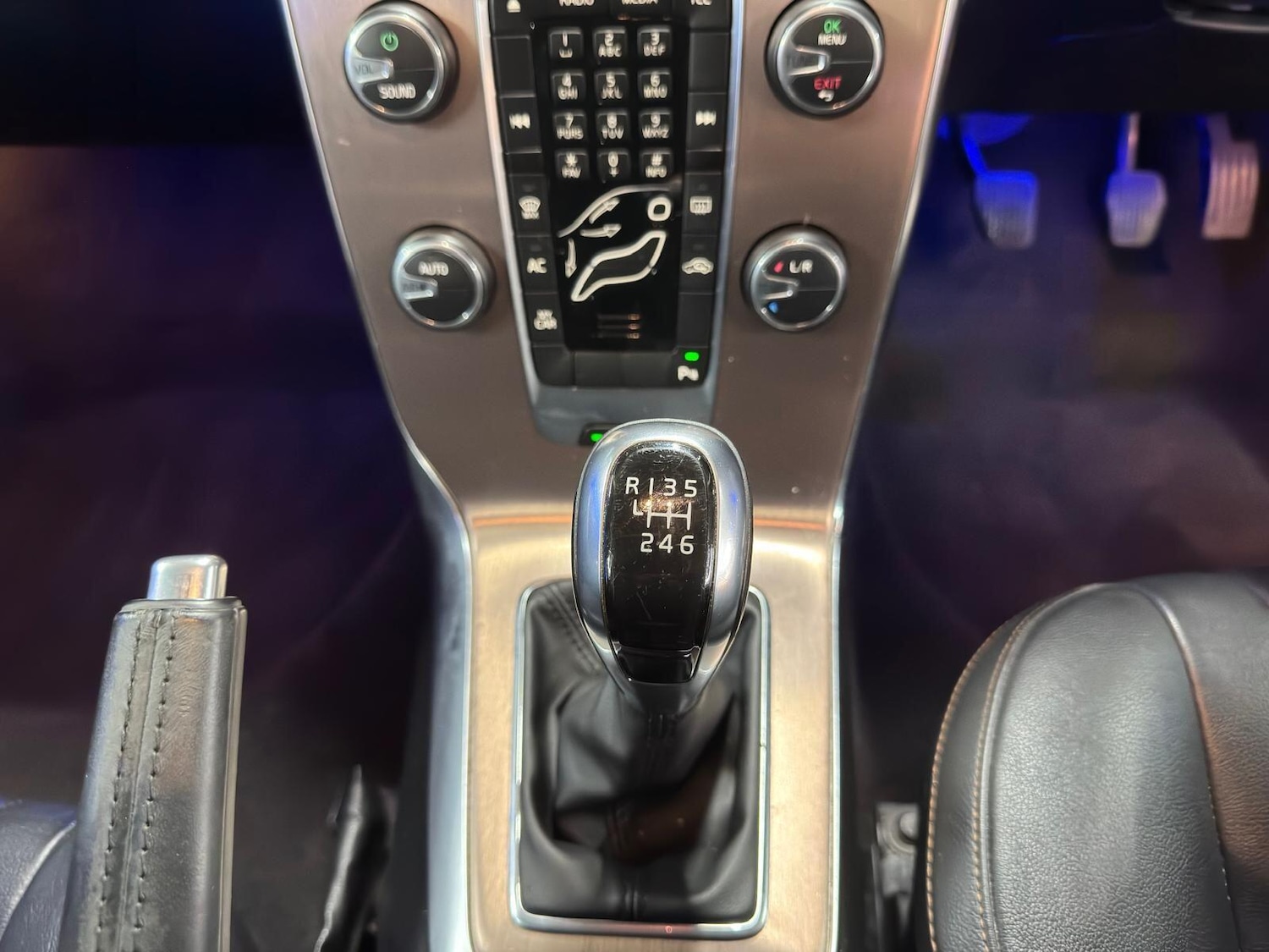 Used Volvo V40 Cross Country 2014 for sale - 78006546: Photo 25