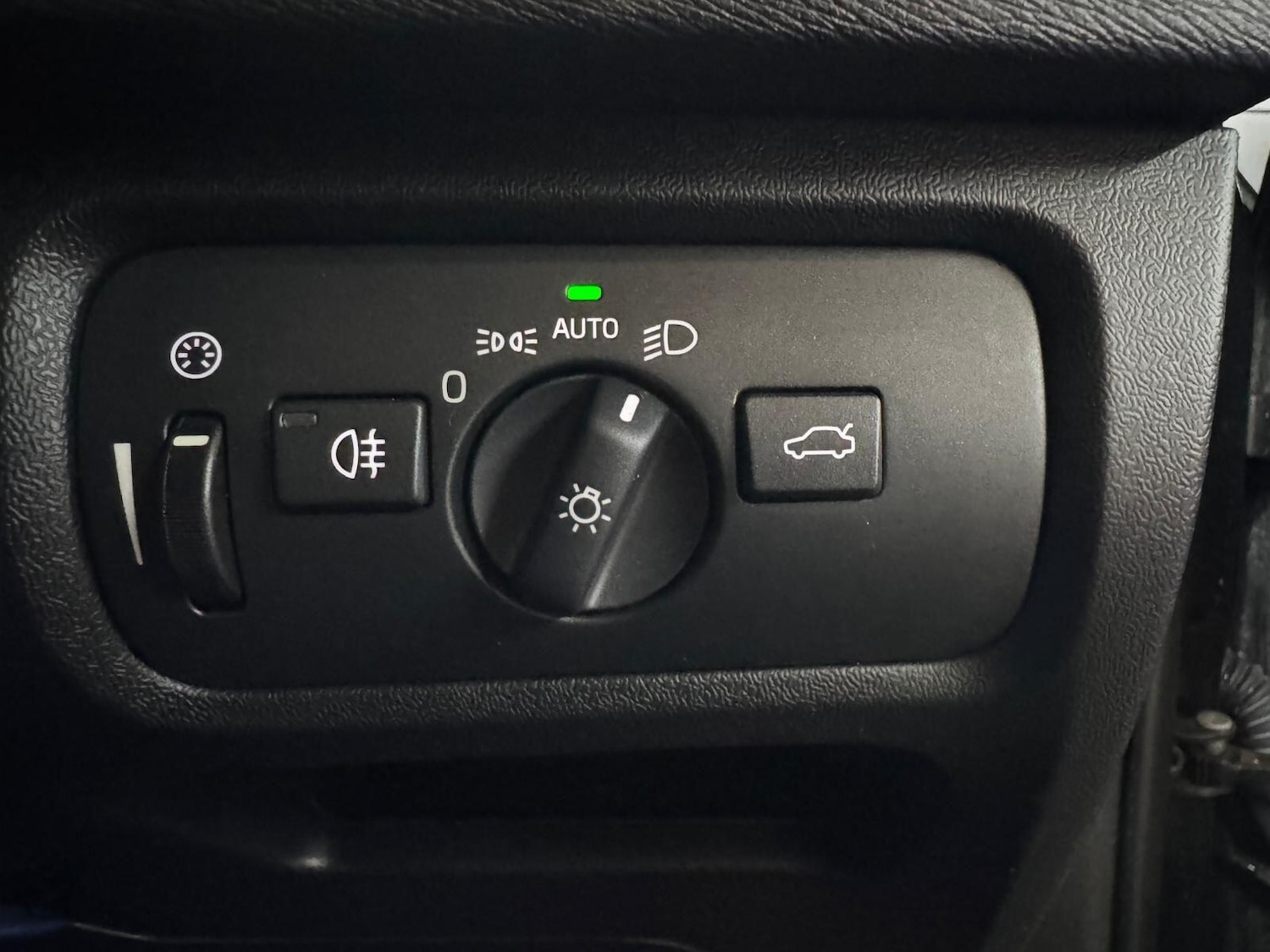 Used Volvo V40 Cross Country 2014 for sale - 78006546: Photo 26