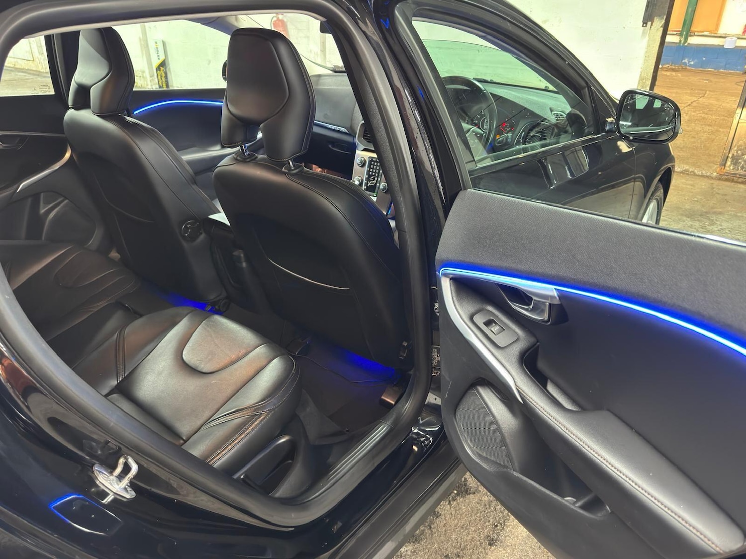 Used Volvo V40 Cross Country 2014 for sale - 78006546: Photo 27