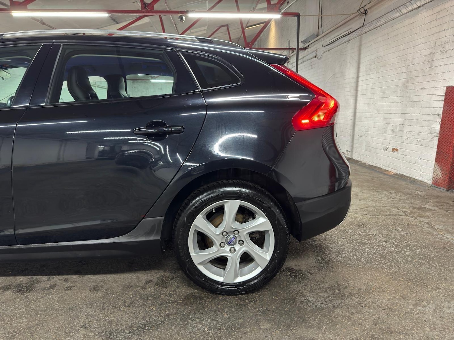 Used Volvo V40 Cross Country 2014 for sale - 78006546: Photo 39